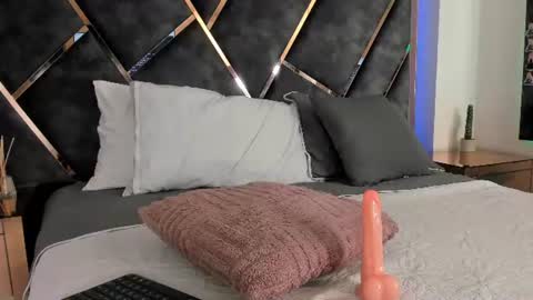 Stacie online show from 07-26-26, 05:53