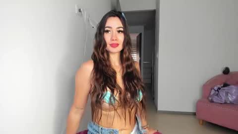 Snapshot of stacy_malibu1 chatting on 12-13-25, 10:37 TWstacymalibu110 online show from 12-13-25, 10:37