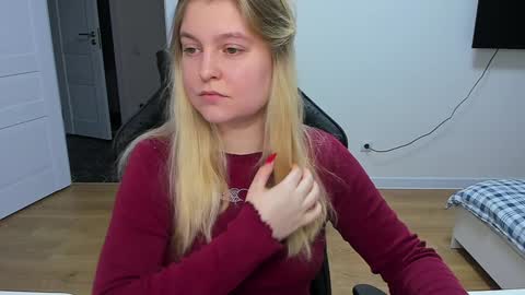 Snapshot of stacy_miraclee chatting on 12-01-24, 07:03 Stacy online show from 12-01-24, 07:03