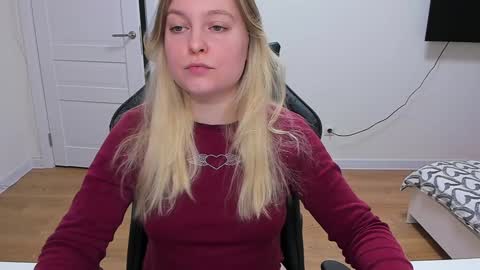 Snapshot of stacy_miraclee chatting on 01-05-25, 03:34 Stacy online show from 01-05-25, 03:34