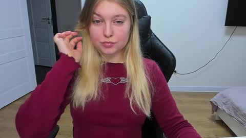 Snapshot of stacy_miraclee chatting on 01-14-25, 10:59 Stacy online show from 01-14-25, 10:59