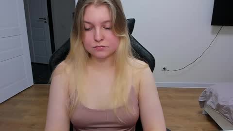 Snapshot of stacy_miraclee chatting on 01-16-25, 09:27 Stacy online show from 01-16-25, 09:27