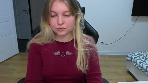 Snapshot of stacy_miraclee chatting on 01-26-25, 04:09 Stacy online show from 01-26-25, 04:09