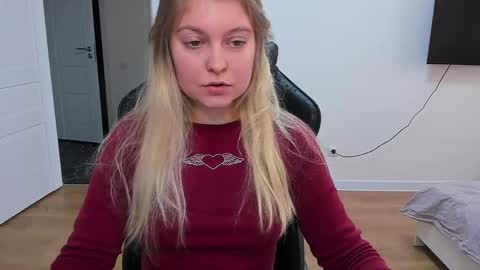 Snapshot of stacy_miraclee chatting on 02-25-25, 11:19 Stacy online show from 02-25-25, 11:19