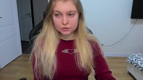 Snapshot of stacy_miraclee chatting on 03-06-25, 10:30 Stacy online show from 03-06-25, 10:30