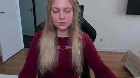 Snapshot of stacy_miraclee chatting on 09-09-25, 02:16 Stacy online show from 09-09-25, 02:16