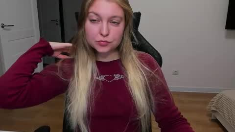 Snapshot of stacy_miraclee chatting on 09-20-25, 02:40 Stacy online show from 09-20-25, 02:40