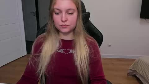 Snapshot of stacy_miraclee chatting on 09-22-25, 02:30 Stacy online show from 09-22-25, 02:30