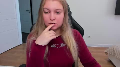 Snapshot of stacy_miraclee chatting on 09-29-25, 09:58 Stacy online show from 09-29-25, 09:58