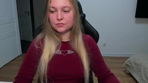 Snapshot of stacy_miraclee chatting on 10-15-25, 02:39 Stacy online show from 10-15-25, 02:39