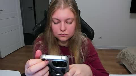 Snapshot of stacy_miraclee chatting on 10-21-25, 02:51 Stacy online show from 10-21-25, 02:51