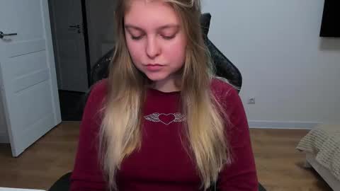 Snapshot of stacy_miraclee chatting on 11-25-25, 04:07 Stacy online show from 11-25-25, 04:07