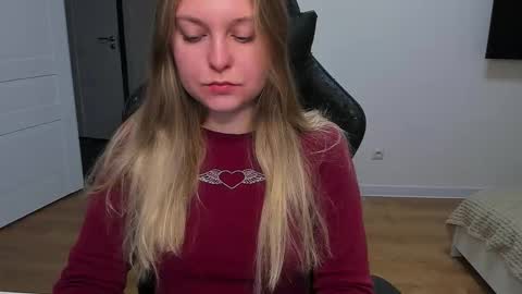 Snapshot of stacy_miraclee chatting on 12-16-25, 10:53 Stacy online show from 12-16-25, 10:53