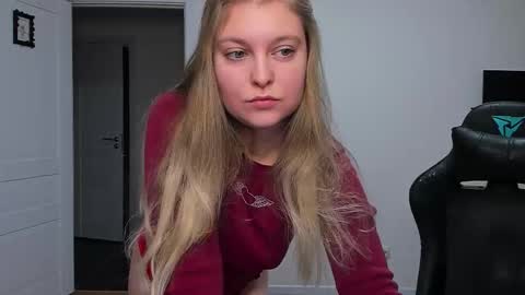 Snapshot of stacy_miraclee chatting on 12-18-25, 03:18 Stacy online show from 12-18-25, 03:18