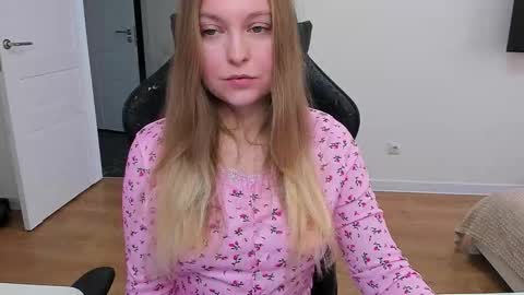 Snapshot of stacy_miraclee chatting on 02-28-26, 11:22 Stacy online show from 02-28-26, 11:22