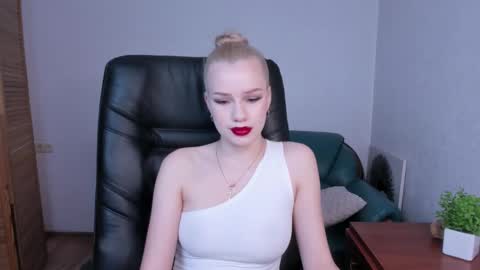 Snapshot of stacy_western chatting on 02-12-26, 01:06 Stacy Western online show from 02-12-26, 01:06