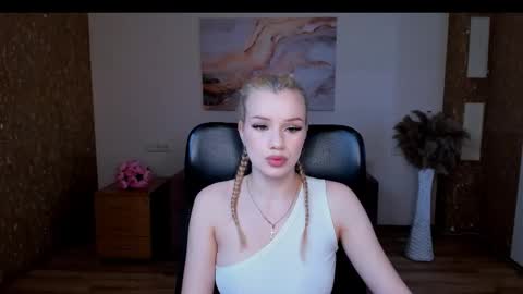 Snapshot of stacy_western chatting on 02-28-26, 01:01 Stacy Western online show from 02-28-26, 01:01