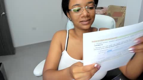 Snapshot of stacy_woods chatting on 02-20-25, 01:46 Zulma Yisset online show from 02-20-25, 01:46
