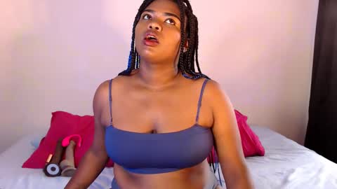 Snapshot of stacyhunterxxx chatting on 10-28-25, 02:31 STACY online show from 10-28-25, 02:31