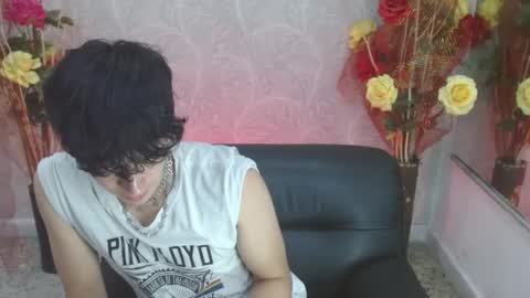 Snapshot of star_boyx chatting on 10-17-25, 09:06 star_boyx online show from 10-17-25, 09:06