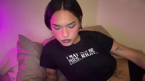 Snapshot of stargirlrising chatting on 12-19-25, 12:17 STAR online show from 12-19-25, 12:17