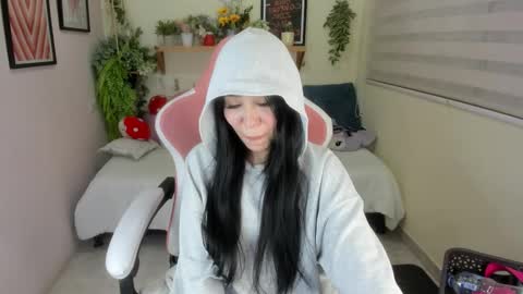 Alisson  online show from 11-15-25, 01:36