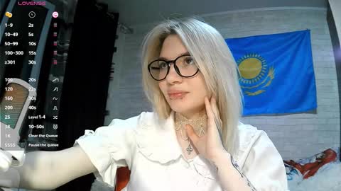 Snapshot of starremick chatting on 09-24-25, 02:42 Katie online show from 09-24-25, 02:42