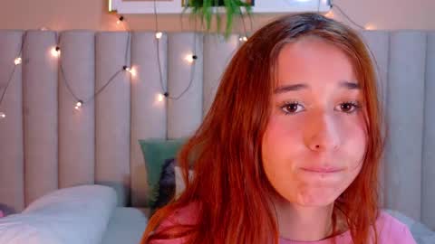 M O O N  online show from 05-27-26, 02:52