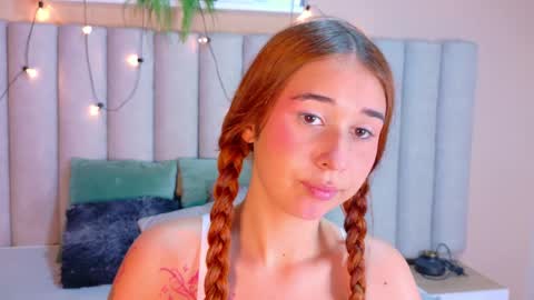 M O O N  online show from 06-02-26, 02:57