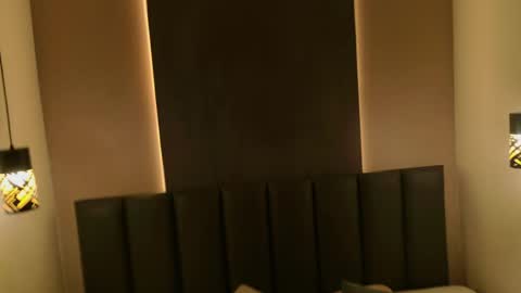 M O O N  online show from 06-03-26, 03:09
