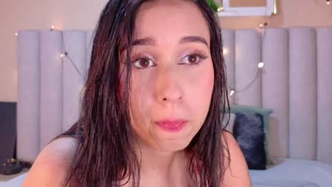 M O O N  online show from 06-23-26, 02:53
