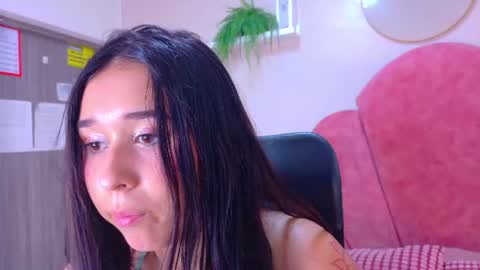 M O O N  online show from 06-25-26, 02:55