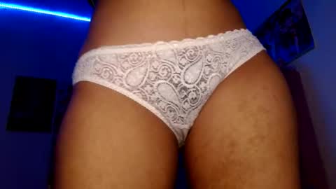 Snapshot of stars4spider_ chatting on 12-20-25, 06:04 online show from 12-20-25, 06:04