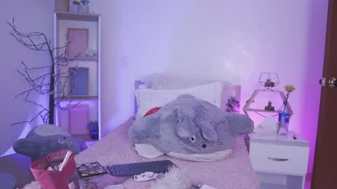 Yoko online show from 12-19-25, 06:48