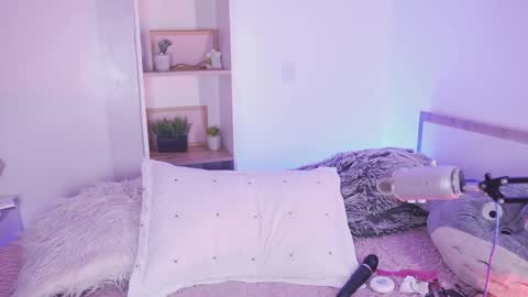 Yoko online show from 04-21-26, 01:42