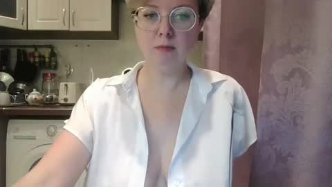 Snapshot of stasya_07 chatting on 12-29-24, 10:03 Stasya online show from 12-29-24, 10:03