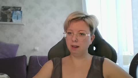Snapshot of stasya_07 chatting on 02-27-25, 02:21 Stasya online show from 02-27-25, 02:21