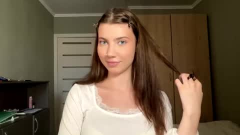 Snapshot of staywithangel chatting on 07-14-26, 04:34 Kely online show from 07-14-26, 04:34