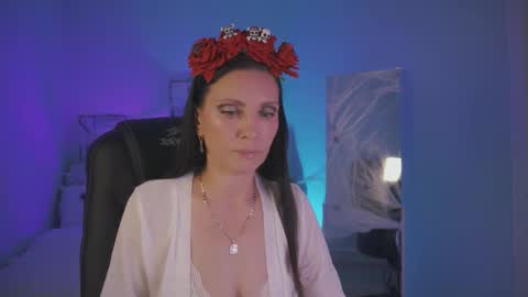 Snapshot of steaflers_mom chatting on 10-17-25, 07:44 steaflers_mom online show from 10-17-25, 07:44