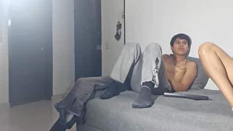 Snapshot of steban_jyj chatting on 01-11-25, 02:30 Katalleya and Steban online show from 01-11-25, 02:30