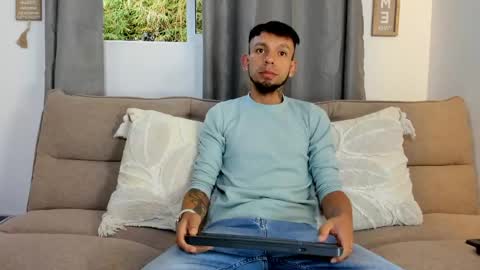 Snapshot of stebansilv_ chatting on 05-23-26, 11:36 Steban online show from 05-23-26, 11:36