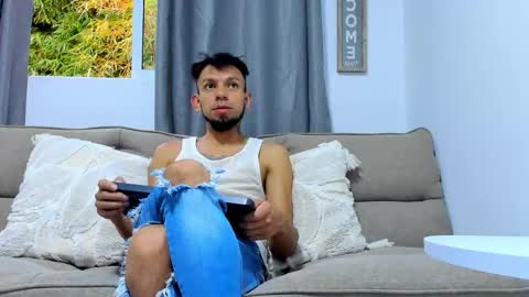 Snapshot of stebansilv_ chatting on 05-25-26, 11:27 Steban online show from 05-25-26, 11:27