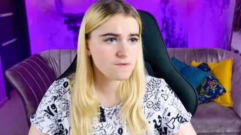 stef_nicks online show from 10-22-25, 09:09