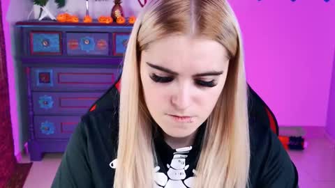 stef_nicks online show from 10-30-25, 09:00