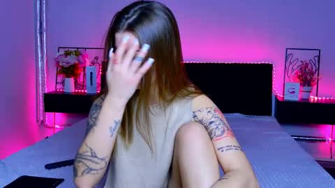 Snapshot of stefaevans chatting on 12-18-25, 05:24 Stefa online show from 12-18-25, 05:24