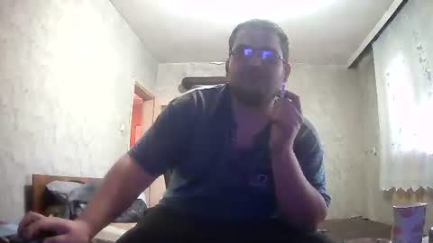 Snapshot of stefan90pt chatting on 12-07-24, 09:50 Stefan online show from 12-07-24, 09:50