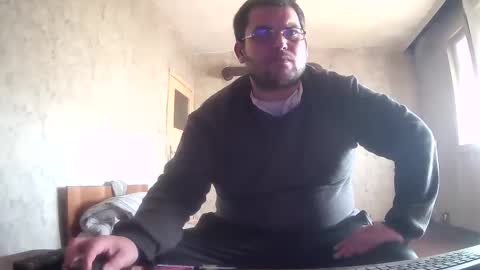 Snapshot of stefan90pt chatting on 12-17-24, 09:50 Stefan online show from 12-17-24, 09:50