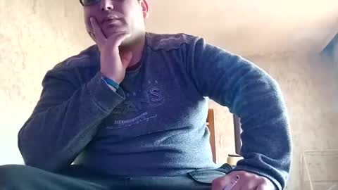 Snapshot of stefan90pt chatting on 02-22-25, 08:29 Stefan online show from 02-22-25, 08:29