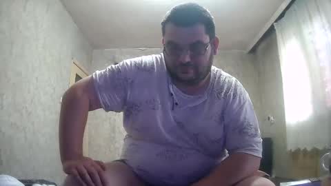 Snapshot of stefan90pt chatting on 09-25-25, 06:28 Stefan online show from 09-25-25, 06:28