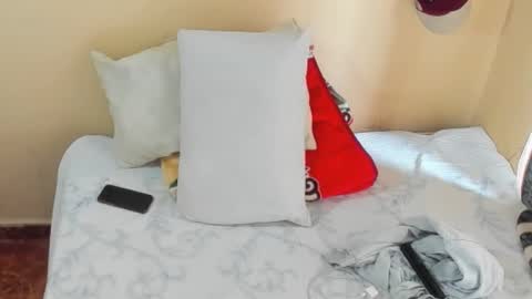 Snapshot of stefan_litleee chatting on 12-31-24, 05:29 julieth-cancer online show from 12-31-24, 05:29